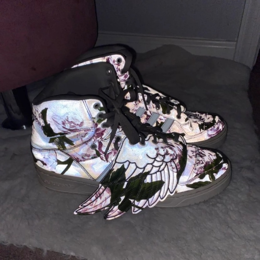 !!SOLD!!Jermey Scott• “Floral” Wings 3m